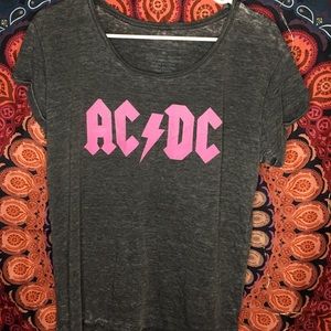 M crop top AC/DC tee